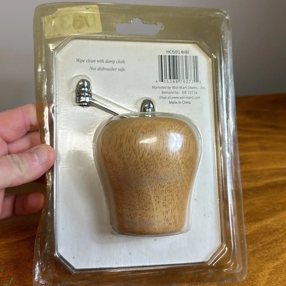 Wooden pepper grinder, New